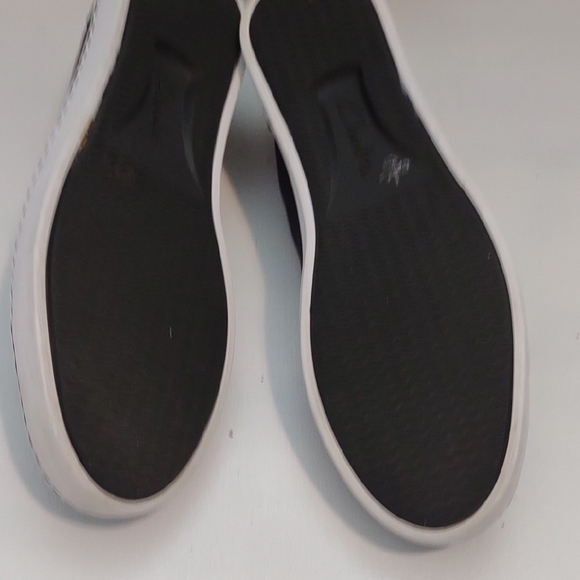 Clarks Black Canvas Sneakers with Glossy Toe - Picture 7 of 8